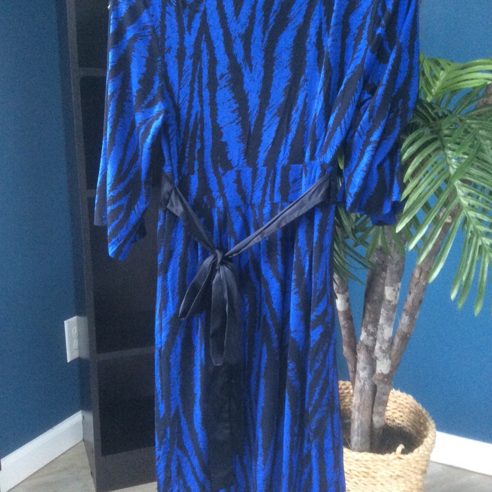 EXPRESS DRESS - Picture 3 of 3